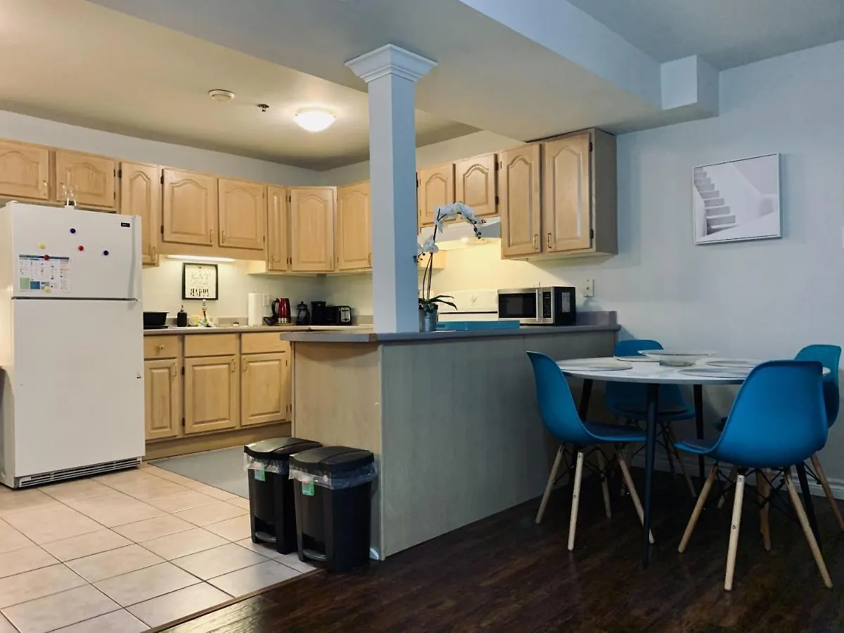 Apartment 121 Spacious Suite , Free Parking Halifax